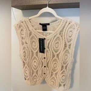 LIV LOS ANGELES Cream Crochet Button-Front Sleeveless Top